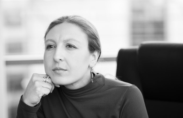 Valeria Nicolosi / Professor